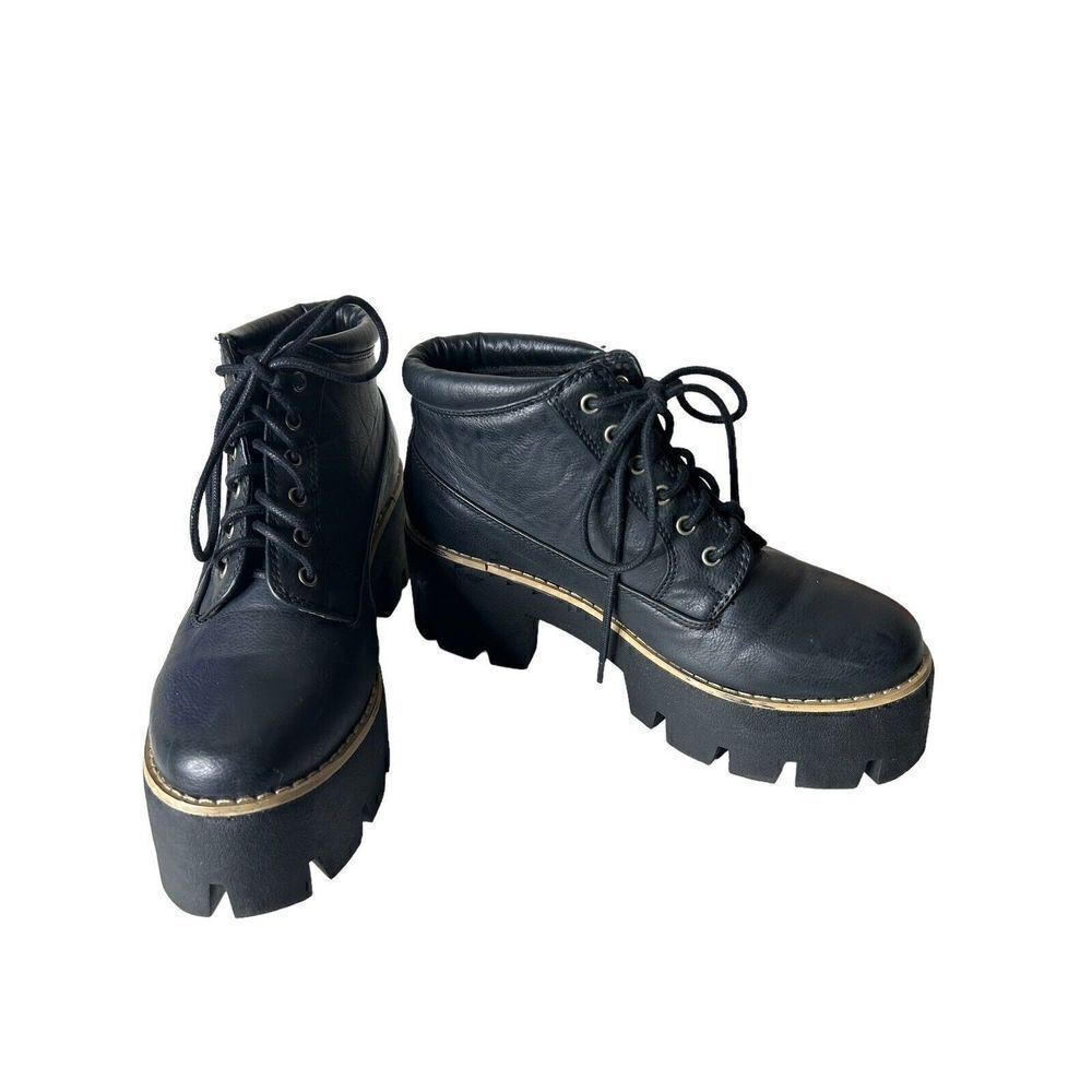 Daniel Cassin Black High Top Boots Women’s High End International Designer 6.5